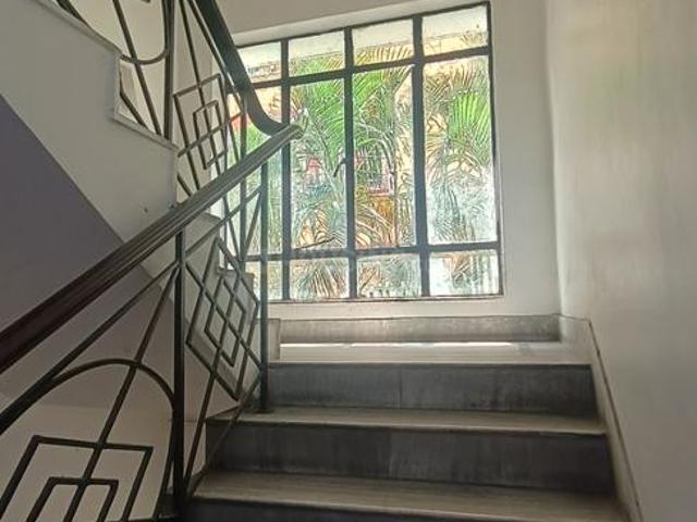 3 BHK Apartment in Jodhpur Park for resale Kolkata. The reference number is 19751045