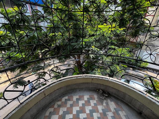 3 BHK Apartment in Jodhpur Park for resale Kolkata. The reference number is 20388520
