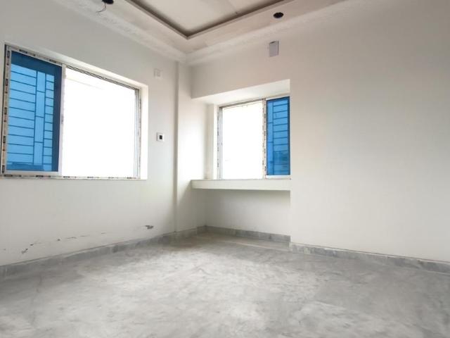3 BHK Apartment in Joka for resale Kolkata. The reference number is 20344807