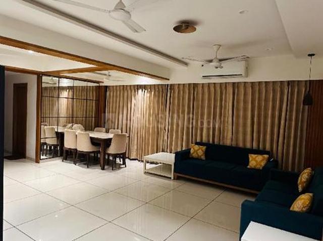 3 BHK Apartment in Jagatpur for rent Ahmedabad. The reference number is 20225866