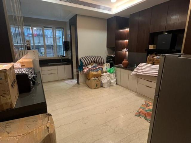 3 BHK Apartment in Juhu for rent Mumbai. The reference number is 18717422