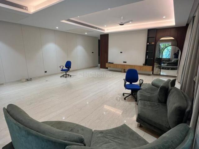 3 BHK Apartment in Juhu for rent Mumbai. The reference number is 18717362