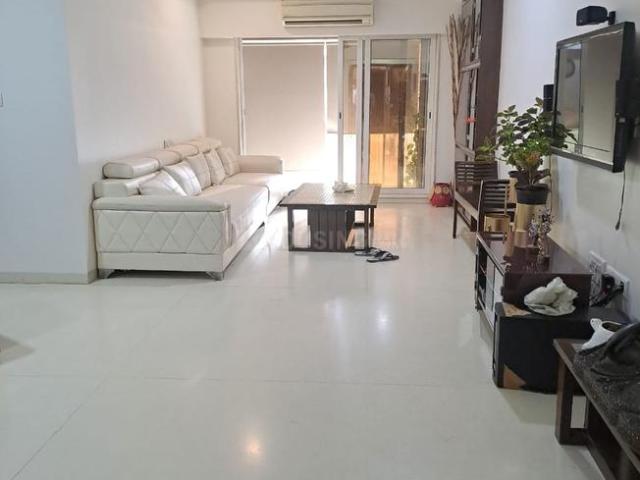 3 BHK Apartment in Juhu for resale Mumbai. The reference number is 13060371