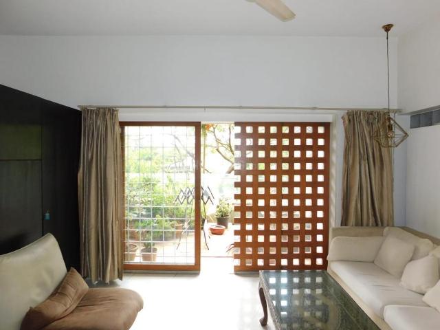 3 BHK Apartment in Juhu for resale Mumbai. The reference number is 15838182
