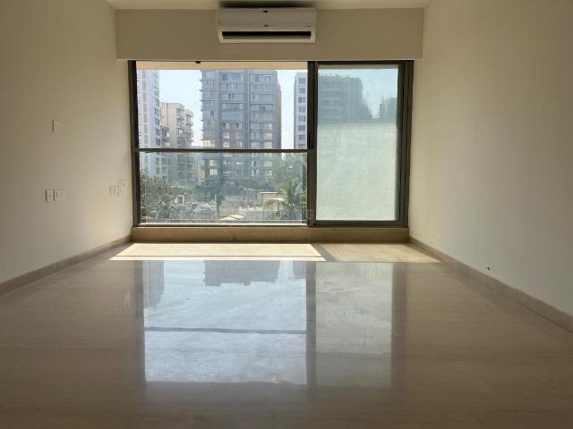 3 BHK Apartment in Juhu for resale Mumbai. The reference number is 16074372