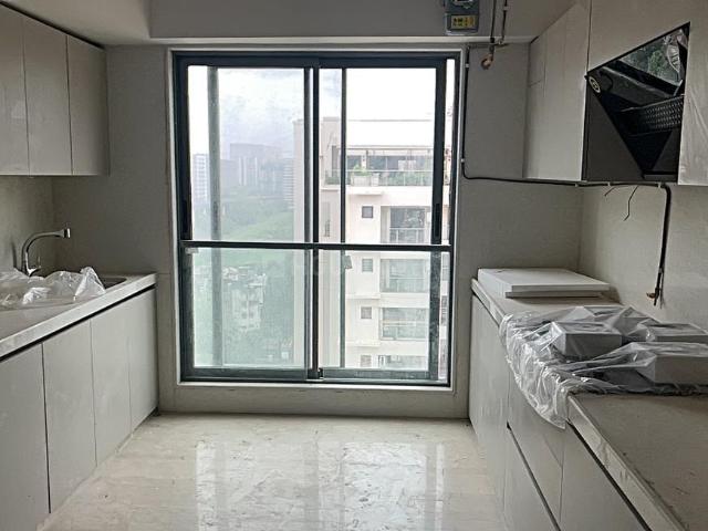3 BHK Apartment in Juhu for resale Mumbai. The reference number is 17645183