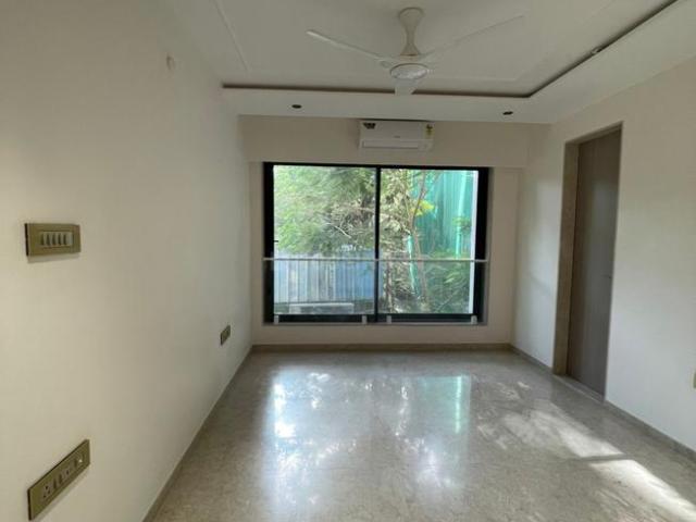 3 BHK Apartment in Juhu for resale Mumbai. The reference number is 19946855