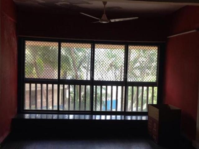 3 BHK Apartment in Juhu for resale Mumbai. The reference number is 20086150