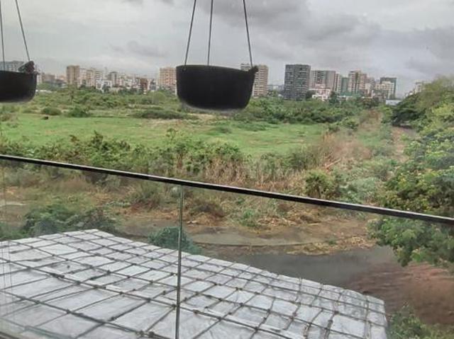 3 BHK Apartment in Juhu for resale Mumbai. The reference number is 20550892