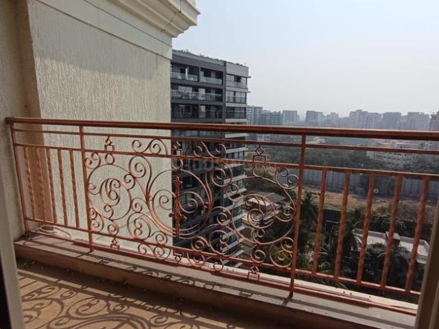 3 BHK Apartment in Juhu for resale Mumbai. The reference number is 20612672