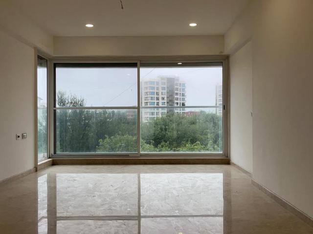3 BHK Apartment in Juhu for resale Mumbai. The reference number is 20816725