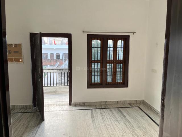 3 BHK Apartment in Olandganj for rent Jaunpur. The reference number is 13541071