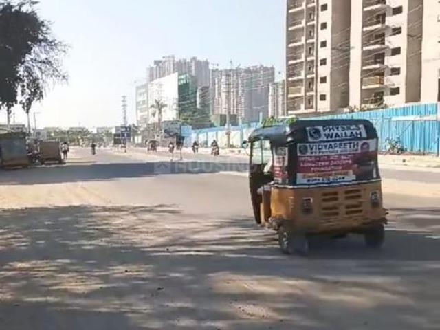 3 BHK Apartment in Osman Nagar for resale Hyderabad. The reference number is 18617105