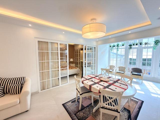 3 BHK Apartment in Lavelle Road for rent Bengaluru. The reference number is 20670126