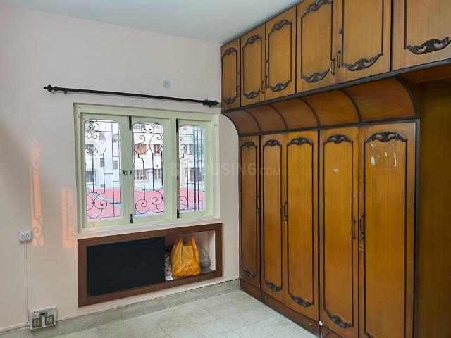 3 BHK Apartment in Lake Gardens for rent Kolkata. The reference number is 20065212