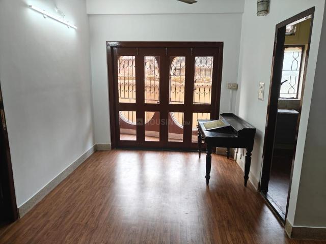 3 BHK Apartment in Lake Gardens for rent Kolkata. The reference number is 20336695