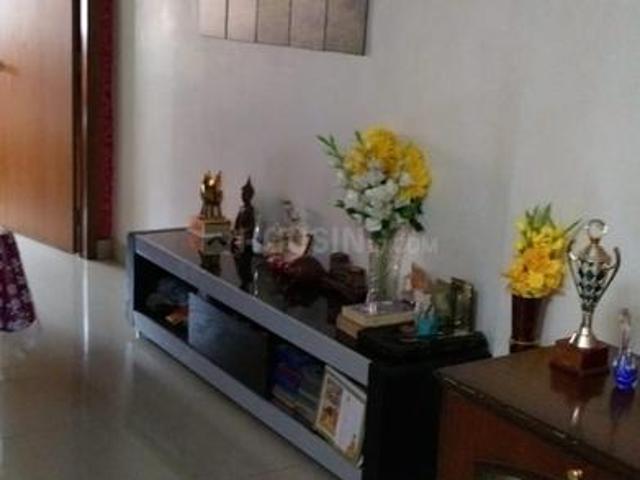 3 BHK Apartment in Lake Gardens for resale Kolkata. The reference number is 19974228