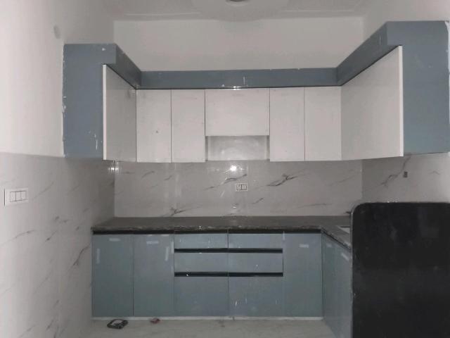3 BHK Apartment in Lal Kuan for resale Ghaziabad. The reference number is 17210320