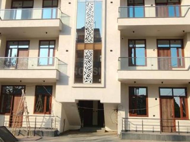 3 BHK Apartment in Lal Kuan for resale Ghaziabad. The reference number is 19965517