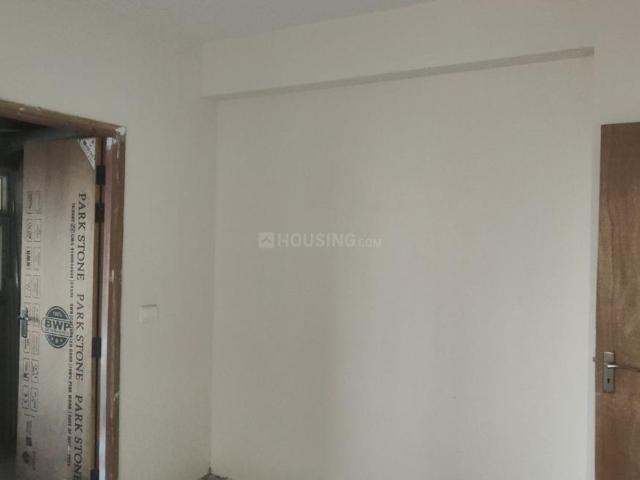 3 BHK Apartment in Lal Kuan for resale Ghaziabad. The reference number is 19998556