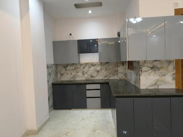 3 BHK Apartment in Lal Kuan for resale Ghaziabad. The reference number is 20553783