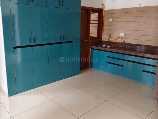 3 BHK Apartment in Motera for rent Ahmedabad. The reference number is 19977392