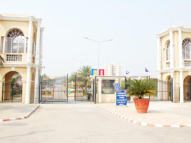 3 BHK Apartment in Modipuram for resale Meerut. The reference number is 16989116