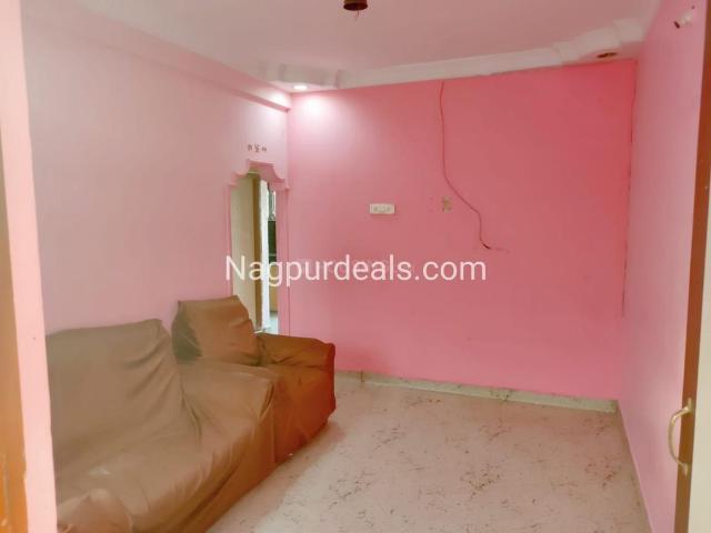 3 BHK Apartment in Mominpura for rent Nagpur. The reference number is 20695378