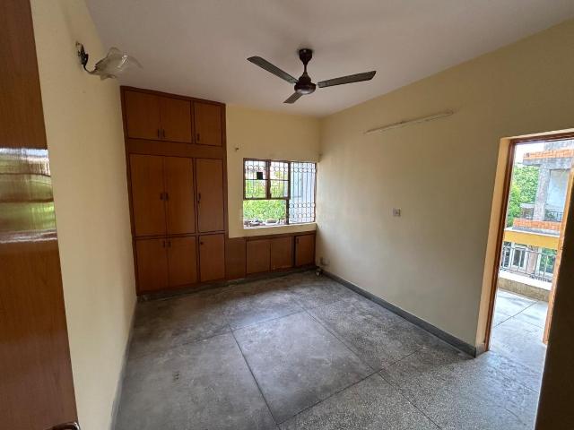 3 BHK Apartment in Mayur Vihar Phase 3 for rent New Delhi. The reference number is 20735263