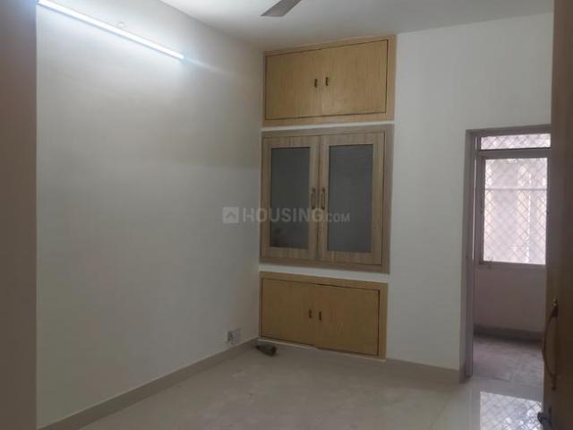 3 BHK Apartment in Mayur Vihar Phase 1 for rent New Delhi. The reference number is 19428950
