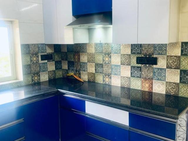 3 BHK Apartment in Mayur Vihar Phase 1 for rent New Delhi. The reference number is 19606466