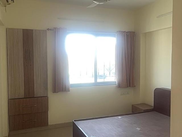 3 BHK Apartment in Magarpatta City for rent Pune. The reference number is 19570025