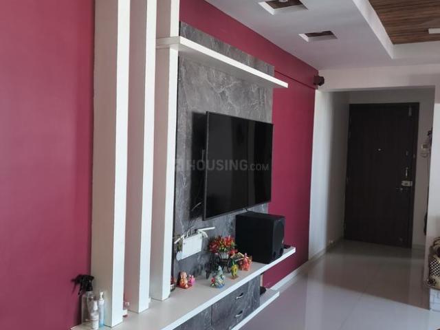3 BHK Apartment in Magarpatta City for rent Pune. The reference number is 20402937
