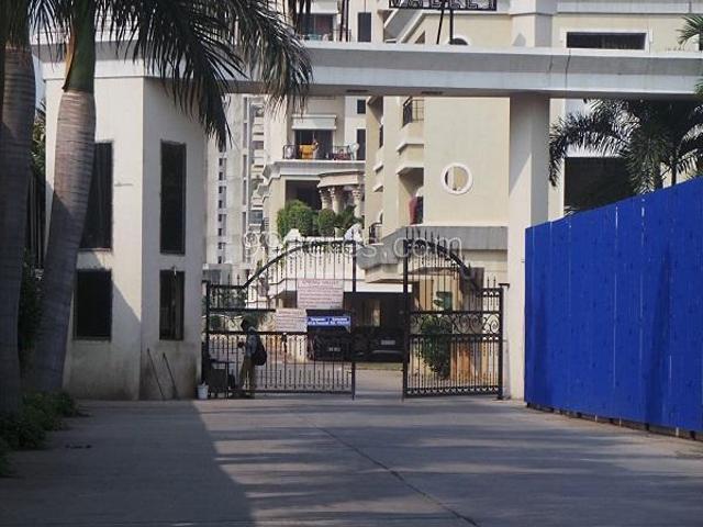 3 BHK Apartment in Magarpatta City for rent Pune. The reference number is 20588589