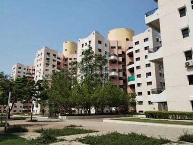 3 BHK Apartment in Magarpatta City for resale Pune. The reference number is 17036434