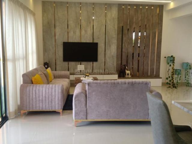 3 BHK Apartment in Magarpatta City for resale Pune. The reference number is 20332183