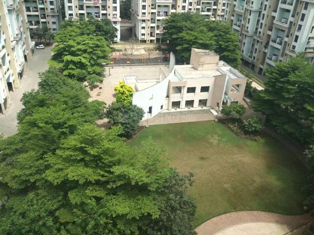 3 BHK Apartment in Magarpatta City for resale Pune. The reference number is 20409624