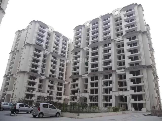 3 BHK Apartment in Mahagunpuram for resale Ghaziabad. The reference number is 20050490