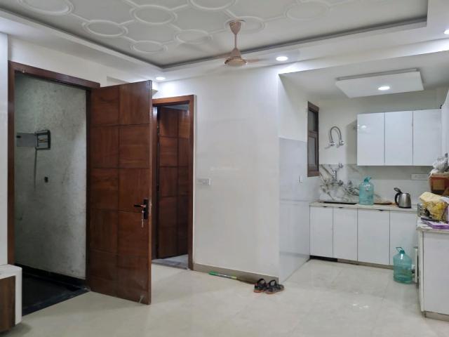 3 BHK Apartment in Mahavir Enclave for resale New Delhi. The reference number is 20206405