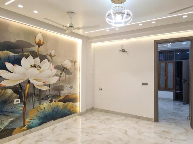 3 BHK Apartment in Mahavir Enclave for resale New Delhi. The reference number is 19340110