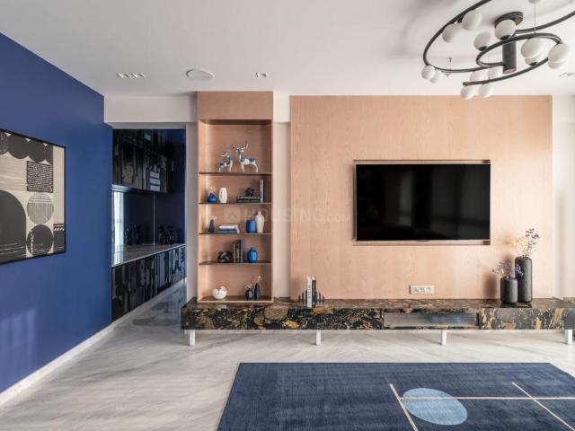 3 BHK Apartment in Mahim for resale Mumbai. The reference number is 18111901