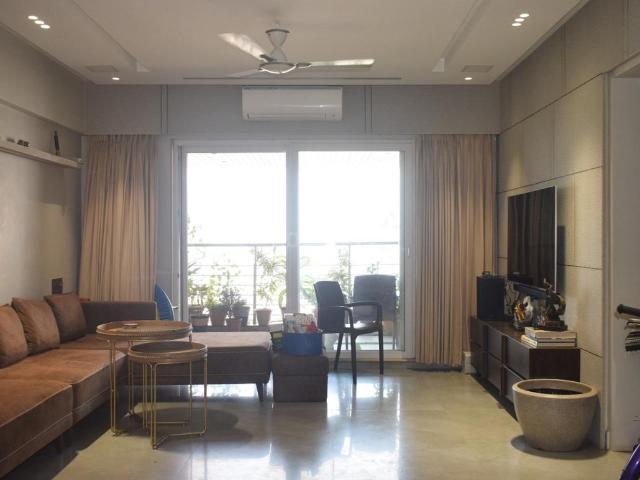 3 BHK Apartment in Mahim for resale Mumbai. The reference number is 19665838