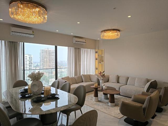 3 BHK Apartment in Mahim for resale Mumbai. The reference number is 19389647