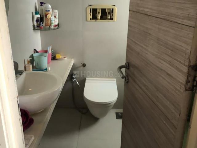 3 BHK Apartment in Malad East for rent Mumbai. The reference number is 17835477