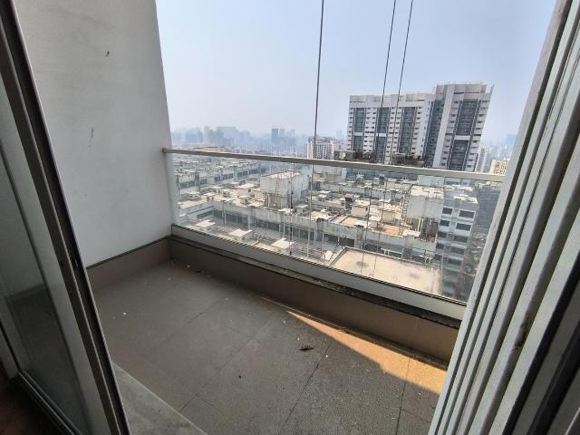3 BHK Apartment in Malad East for rent Mumbai. The reference number is 19868211