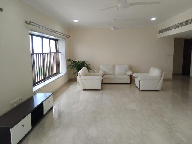 3 BHK Apartment in Malad West for rent Mumbai. The reference number is 20300404