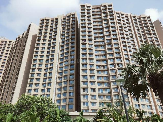 3 BHK Apartment in Malad West for resale Mumbai. The reference number is 20015606
