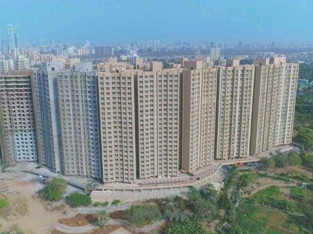3 BHK Apartment in Malad West for resale Mumbai. The reference number is 20710415