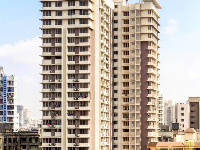 3 BHK Apartment in Malad West for resale Mumbai. The reference number is 20721199