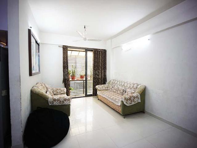 3 BHK Apartment in Maninagar for resale Ahmedabad. The reference number is 19406124